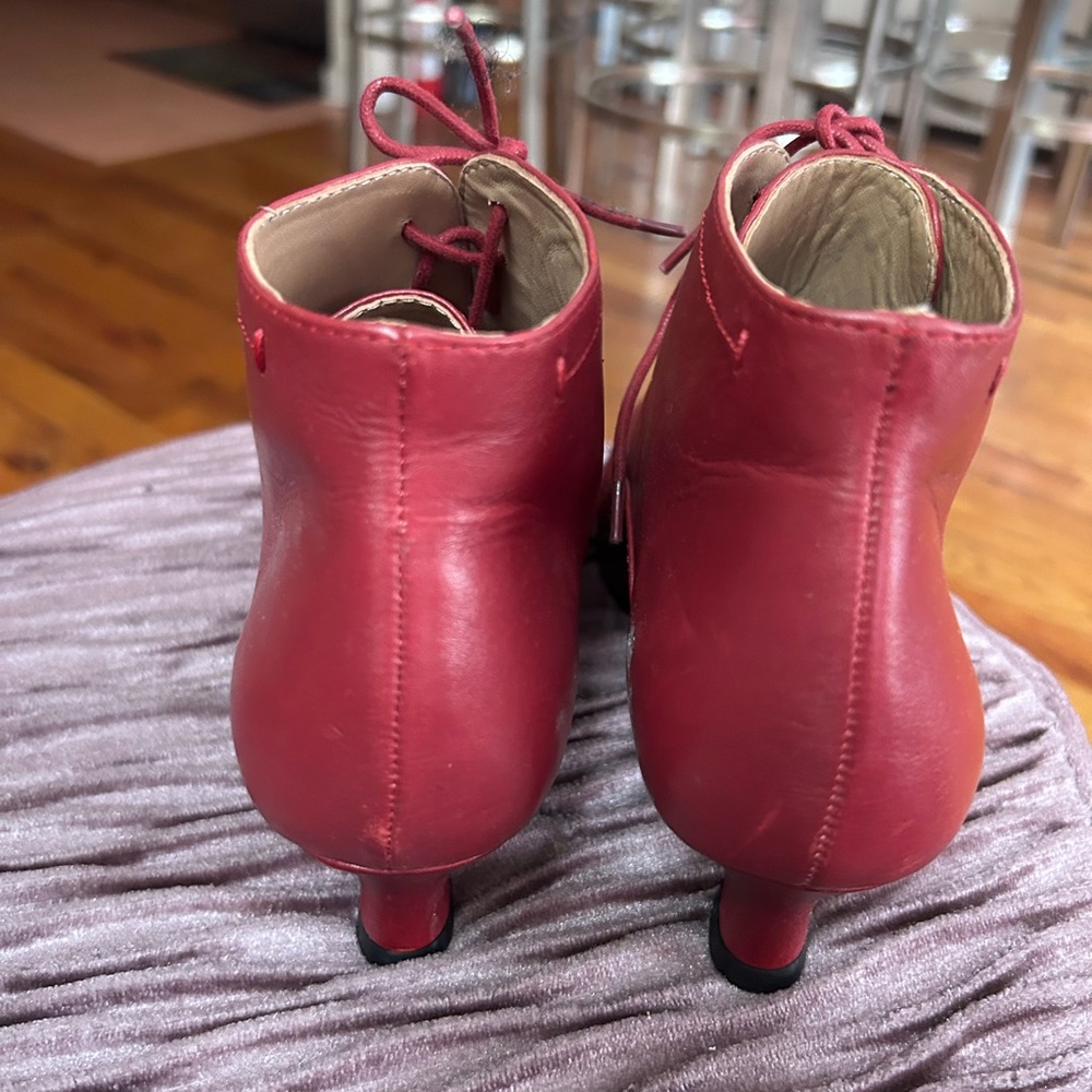 Burgundy Array Booties Size 7. Brand New. - image 4